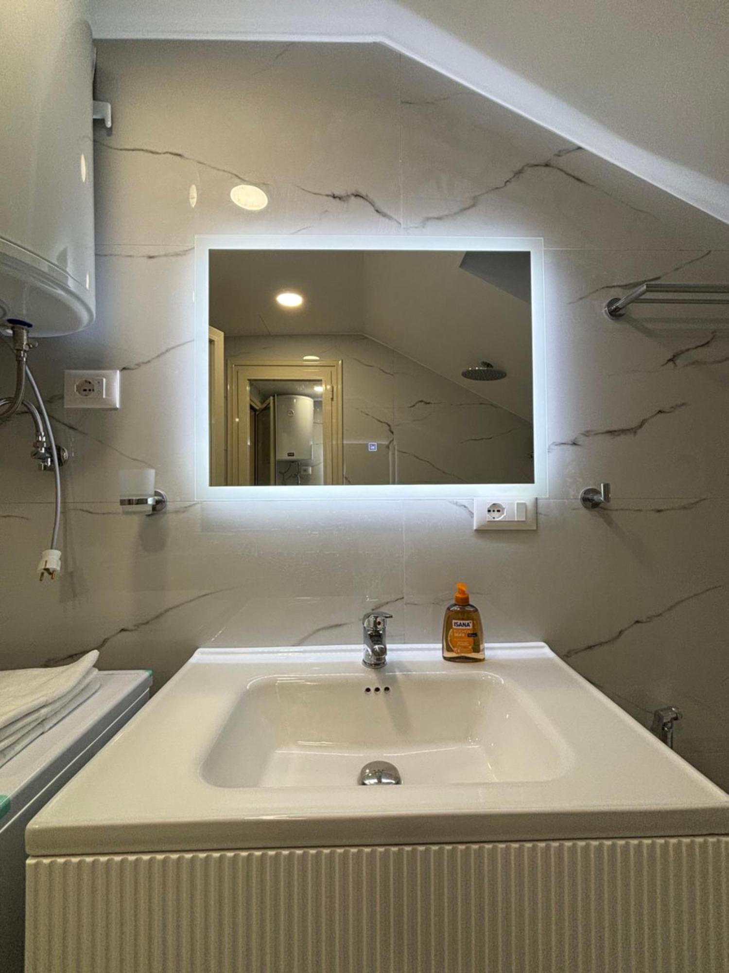2Bedroom Apartment,Free Parking 06 Kamez Bagian luar foto